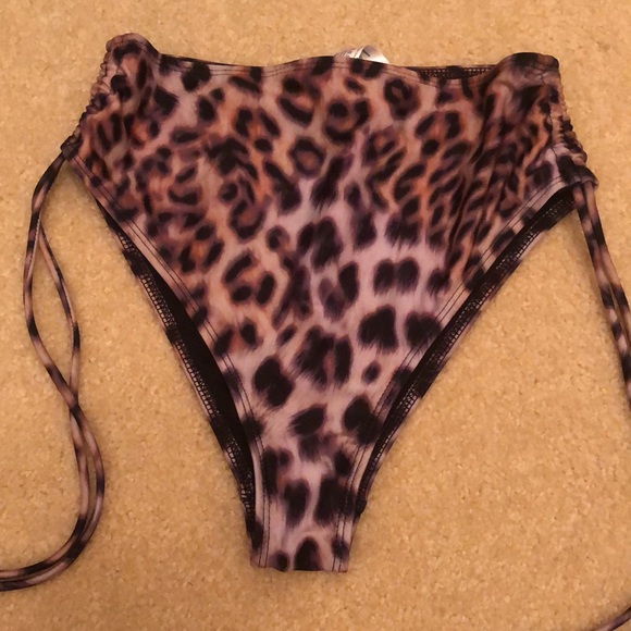 Purple cheetah bottoms - Picture 9 of 10